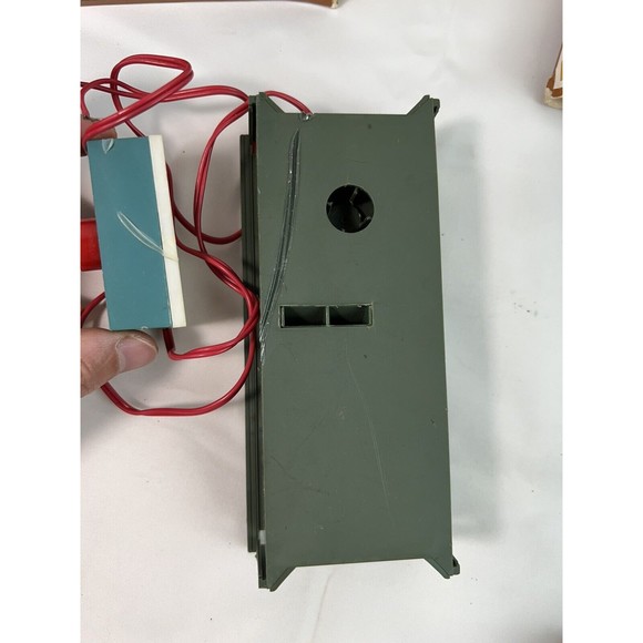 VINTAGE TYCO HO SCALE TRAIN 3 Box Cars & Button Horn Untested Good Shape - Picture 7 of 8